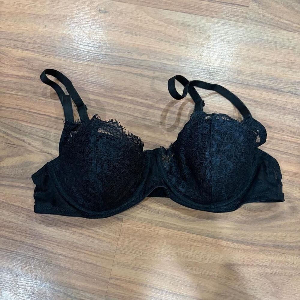 Jezebel Black Lightly Padded Lace Underwire Bra 36B Style 90537